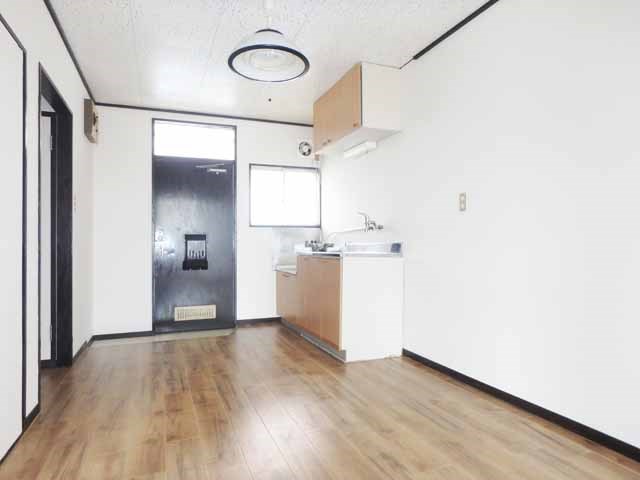 居室・リビング　７帖のダイニングキッチンです