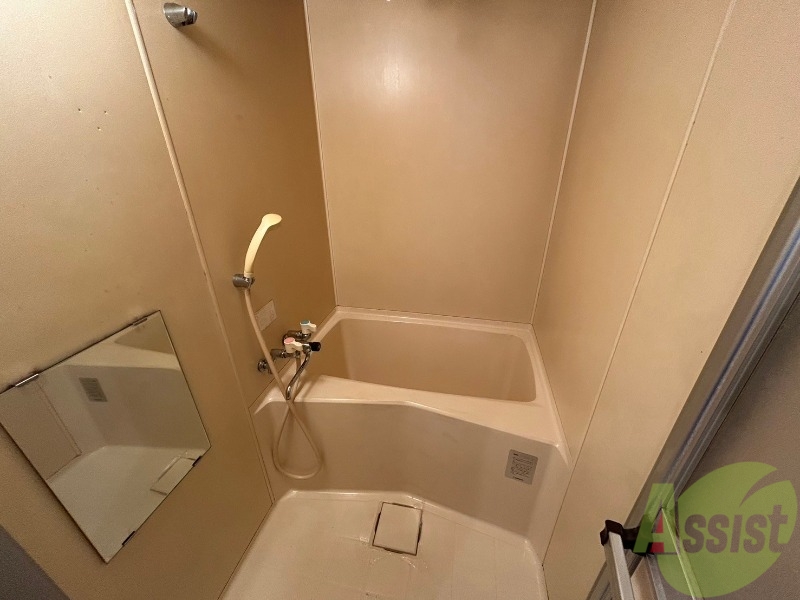 バス・シャワールーム　お風呂になります。一日の疲れを癒してくださいね。