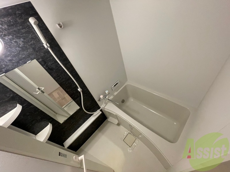 バス・シャワールーム　お風呂になります。一日の疲れを癒してくださいね。