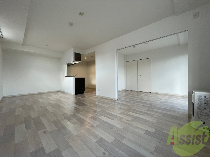 居室・リビング　広くてきれいなリビングです！快適に過ごせそうですね。