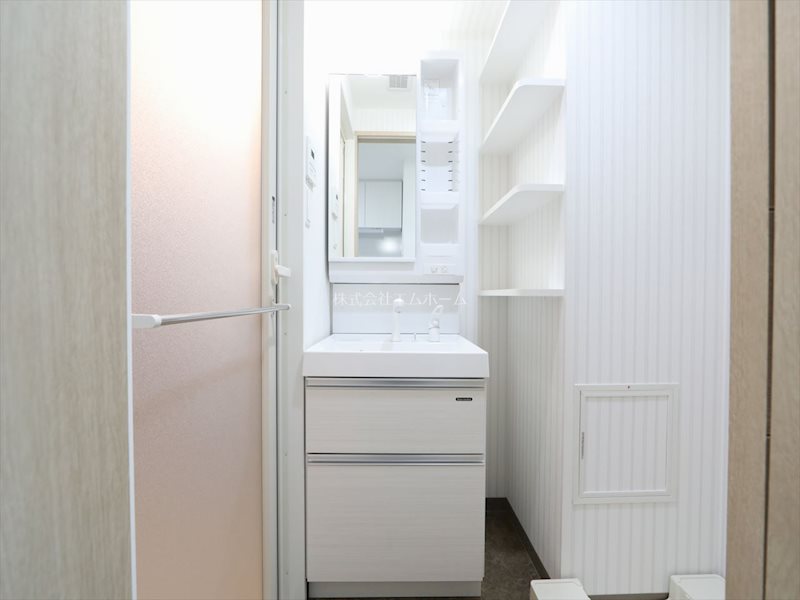 洗面設備　脱衣所　独立洗面台（シャンプードレッサー付）