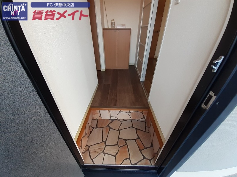 玄関　別部屋参考写真です