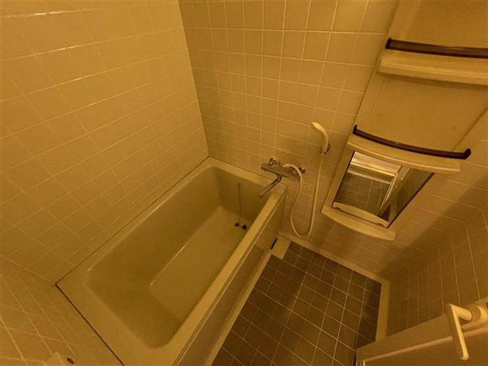 バス・シャワールーム　収納棚付きで便利です！