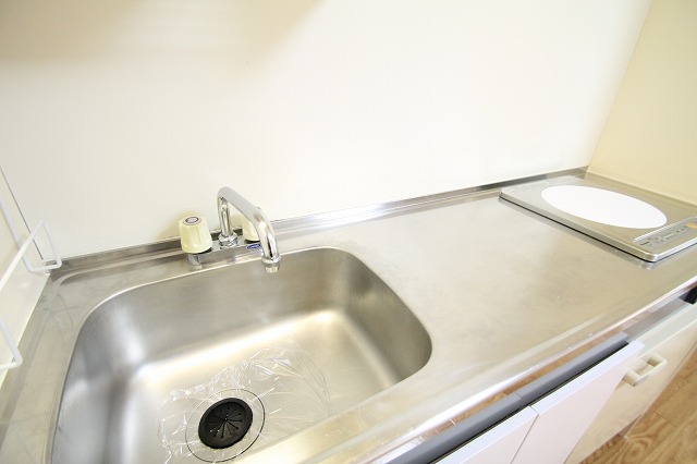 キッチン　広々キッチンです。IHクッキングヒーター