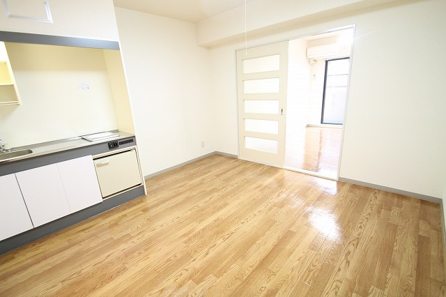 居室・リビング　明るい室内ですよ。