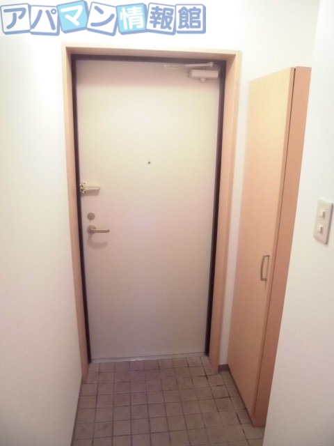 玄関　※別号室のお写真になります