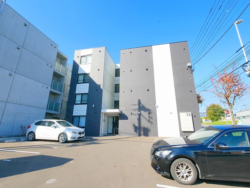 建物外観　大人気・設備充実の築浅デザイナーズマンションです♪