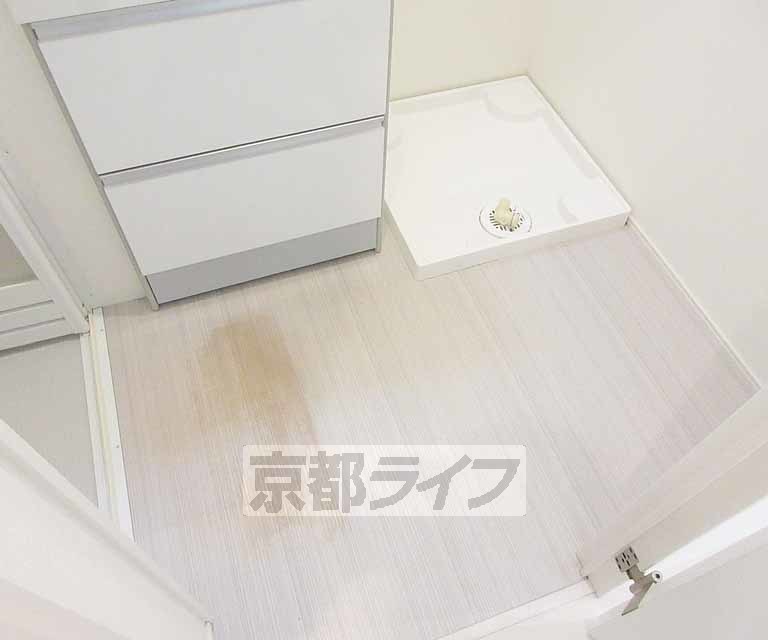 洗面設備　ここも白色系内装で統一しています！