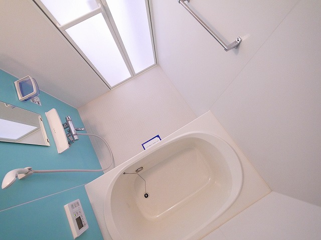 バス・シャワールーム　ゆったり過ごせるお風呂です