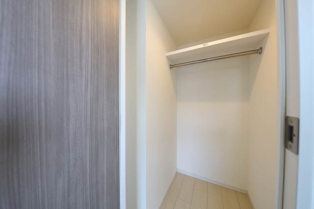 収納　イメージ写真（実際はミディアムカラーになります）