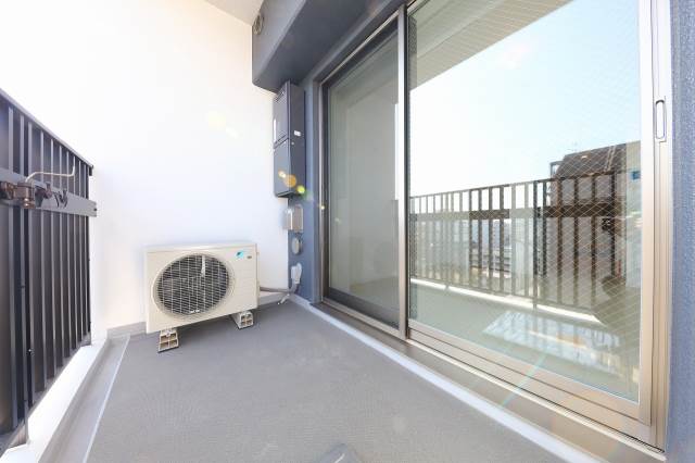 バルコニー　イメージ写真（実際はミディアムカラーになります）