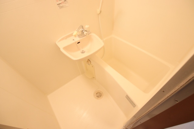 バス・シャワールーム　別室の参考写真です。※現況優先