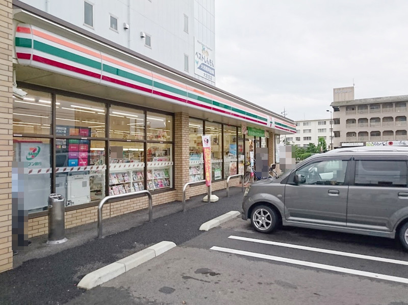 コンビニ　セブンイレブン（コンビニ）まで50m
