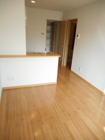 居室・リビング　こちらの居間で趣味の時間をお楽しみください