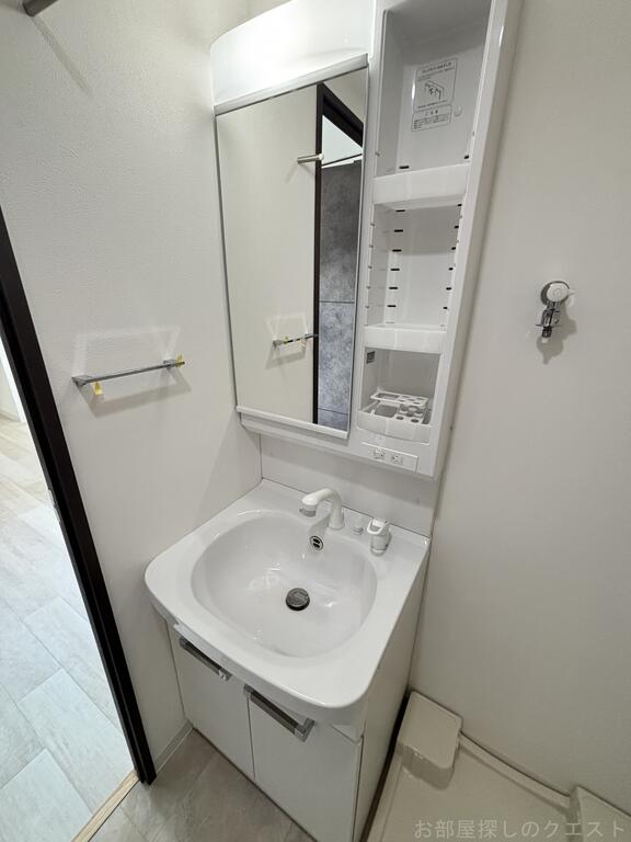 洗面設備　（写真は同タイプ）