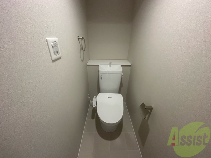 トイレ　温水洗浄便座付きのトイレは、使用しやすくうれしいですね。