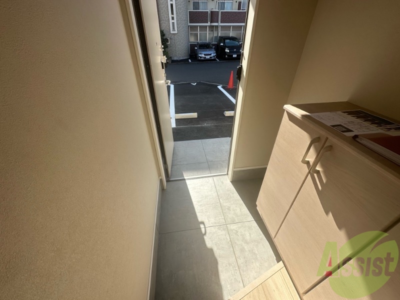 玄関　玄関でございます。毎日の出入りはこちらから。