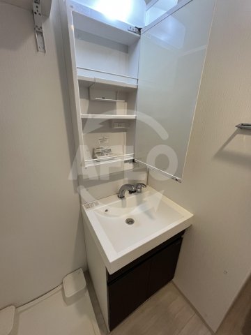 洗面設備　エステムコート北堀江　洗面台