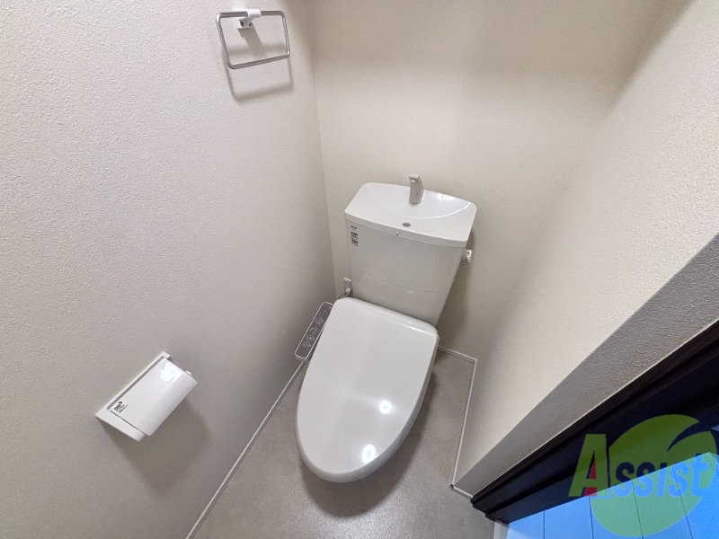 トイレ　暖房便座付きのトイレは、使用しやすくうれしいですね。