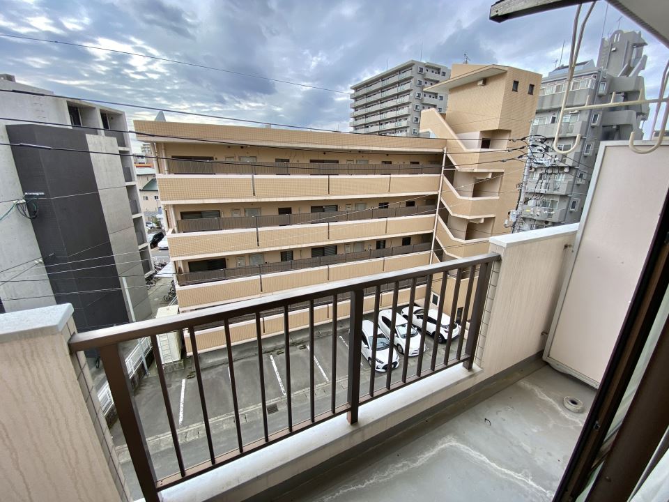 バルコニー　南向きのお部屋です