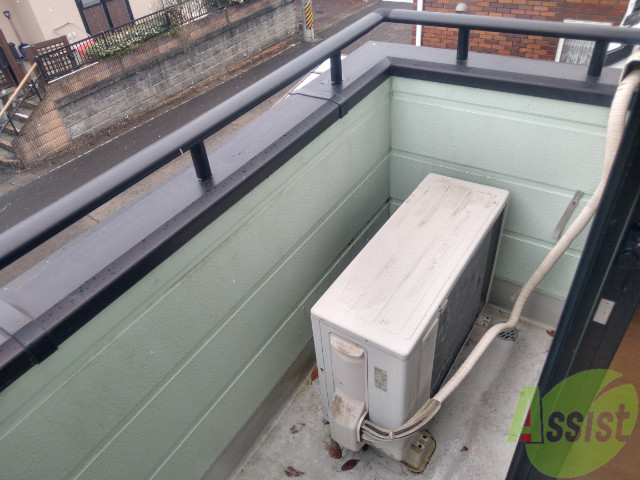 バルコニー　大通りに面していないので、車の騒音も心配ないですね。