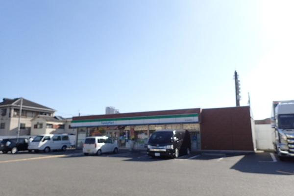 コンビニ　ファミリーマート泉大津西港町店（コンビニ）まで412m