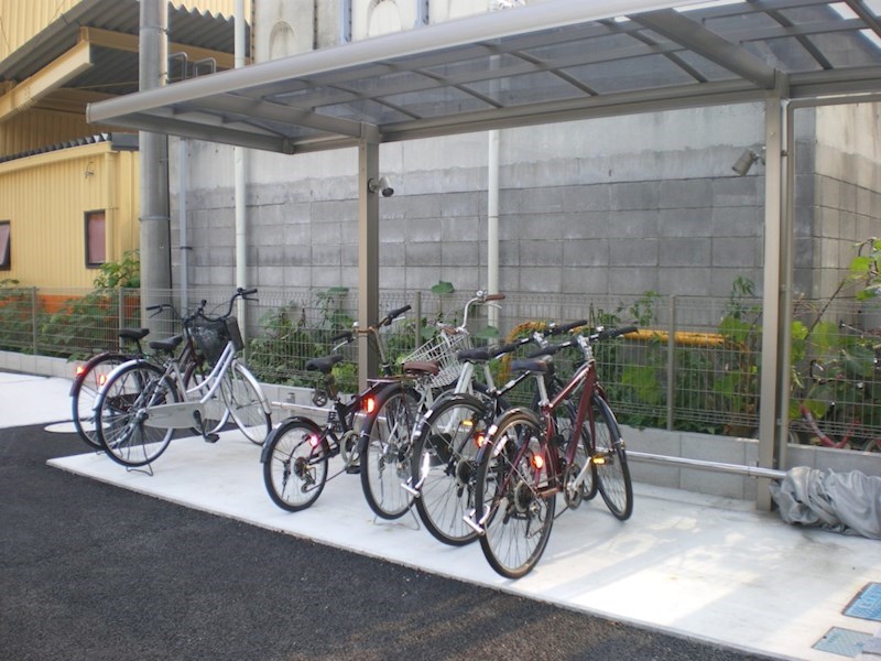 その他　屋根付き駐輪場