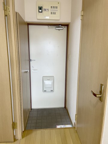 ネオサンライズの玄関写真