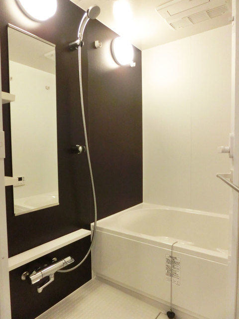 バス・シャワールーム　※写真は同タイプ住戸です。