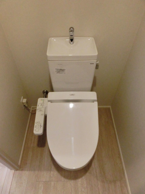 トイレ　※写真は同タイプ住戸です。