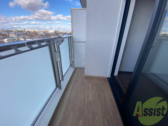 バルコニー　バルコニーは洗濯物がしっかり干せそうな広さです。