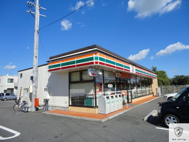 コンビニ　セブンイレブン美濃加茂加茂野町西店（コンビニ）まで755m