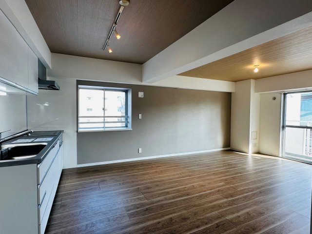 居室・リビング　参考写真（別部屋フルリニューアル時）