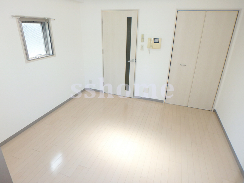 居室・リビング　南向きのお部屋です☆