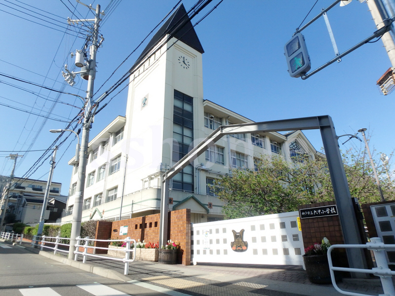 小学校　六甲小学校（小学校）まで408m