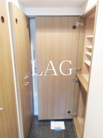 玄関　玄関です。