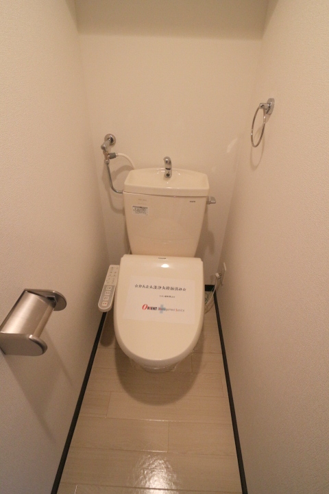 トイレ　嬉しいウォシュレット付き☆