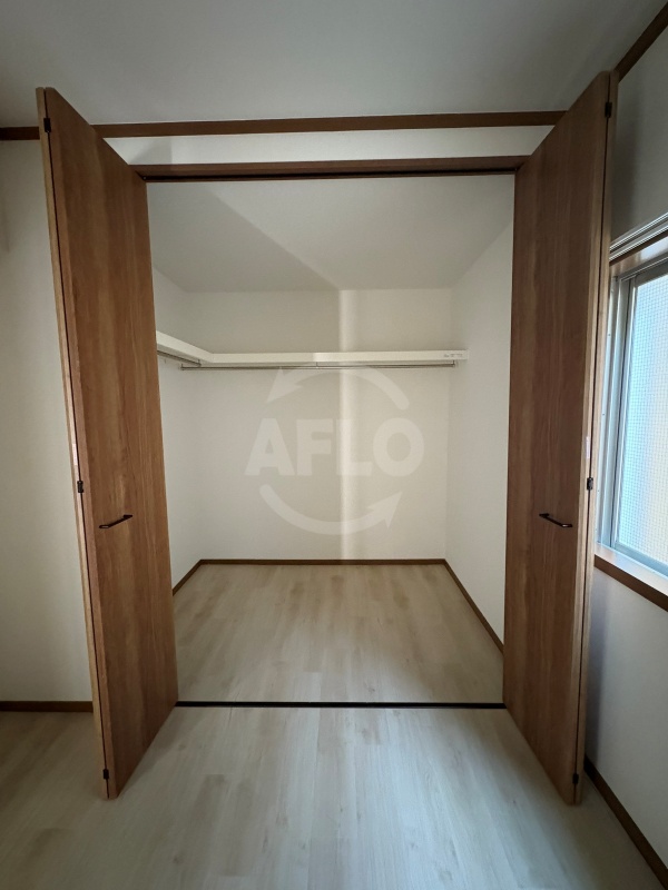 収納　エフアール西田辺　ウォークインクローゼット