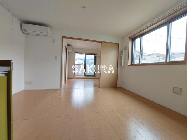 居室・リビング　使いやすい形の為、レイアウトを楽しめます♪