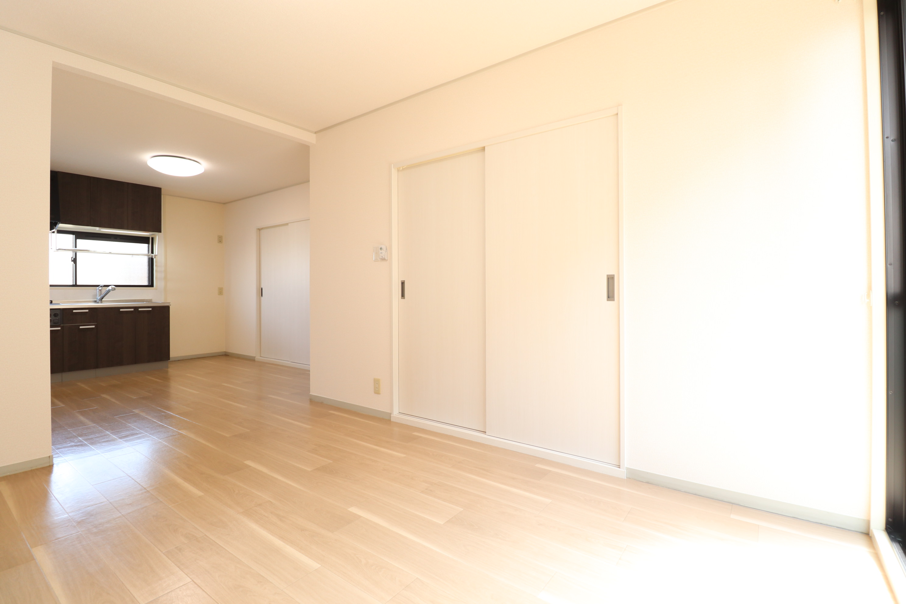 居室・リビング　12帖の広々快適に過ごしていただけるリビング♪