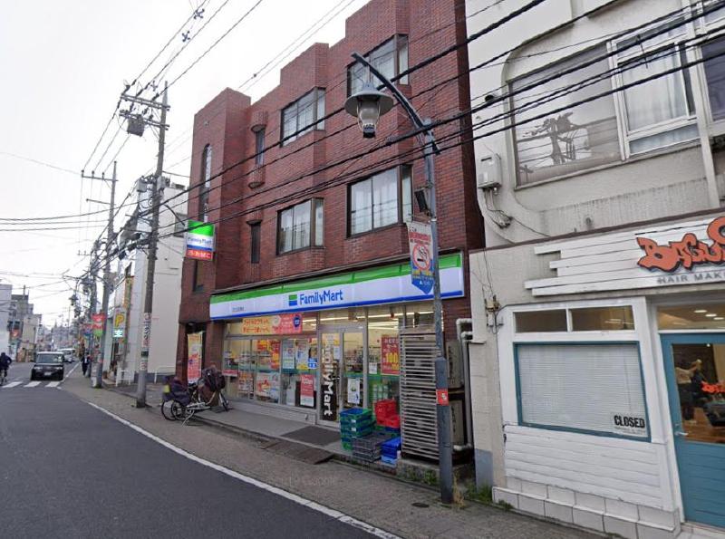 コンビニ　ファミリーマート（コンビニ）まで350m