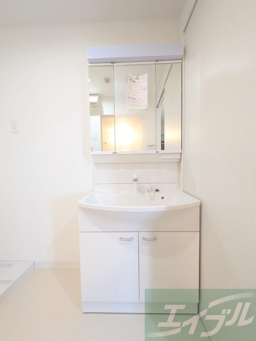 洗面設備　※別のお部屋の写真です。