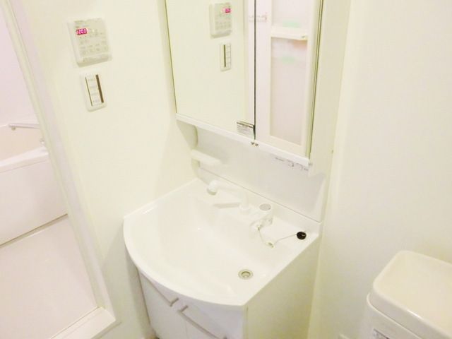 洗面設備　★広々した独立洗面台です★