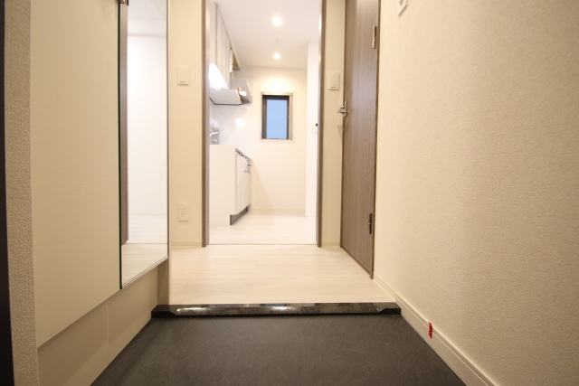 玄関　※別室の参考写真の為、現況優先です。