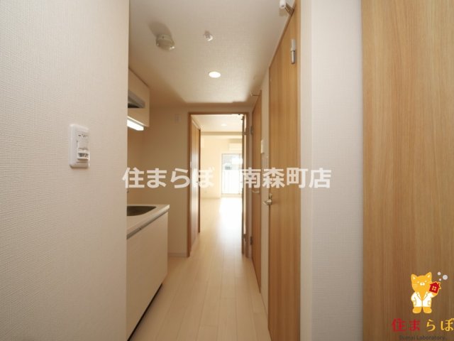 玄関　「気になったら、LINEで気軽に相談できますよ。」