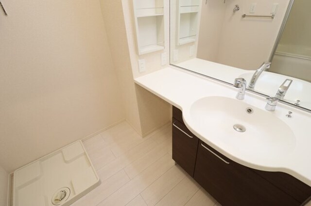 洗面設備　ワイドカウンター洗髪洗面化粧台