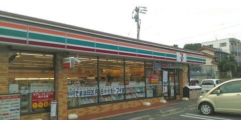 コンビニ　セブンイレブン豊橋仁連木町店（コンビニ）まで701m