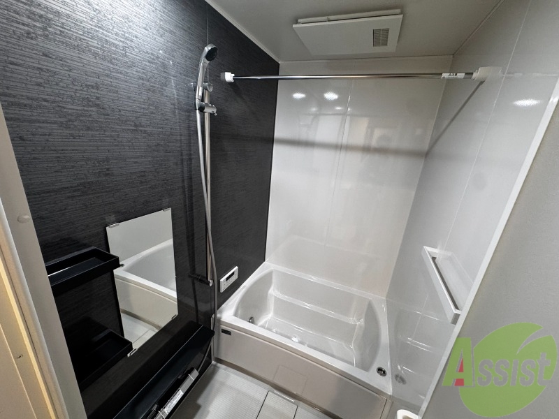 バス・シャワールーム　こちらはお風呂です。毎日の疲れをさっぱり流しましょう。