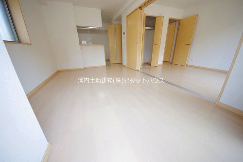 居室・リビング　１３．４帖ＬＤＫ