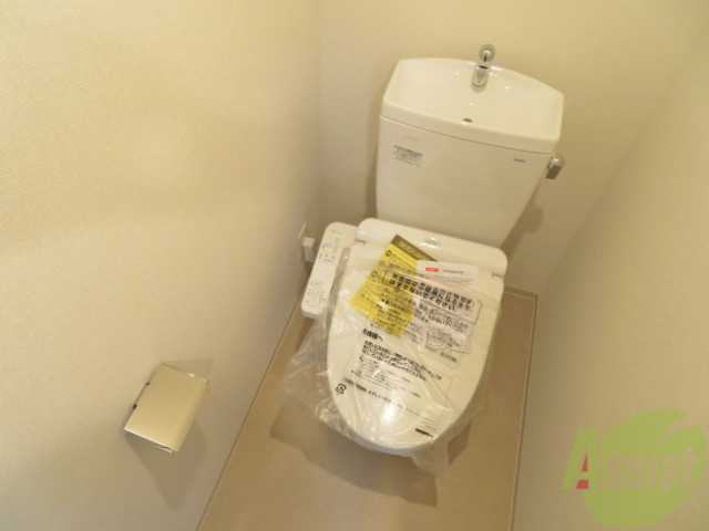 トイレ　ウォシュレット付きのトイレです。シャワートイレは日本の宝。